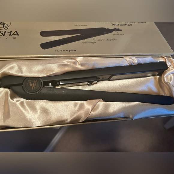 Versha Straightner In Gold Box - Picture 4 of 9